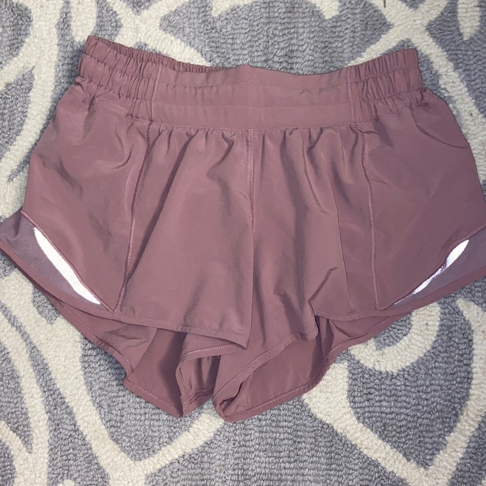 LuluLemon shorts (2.5 in)